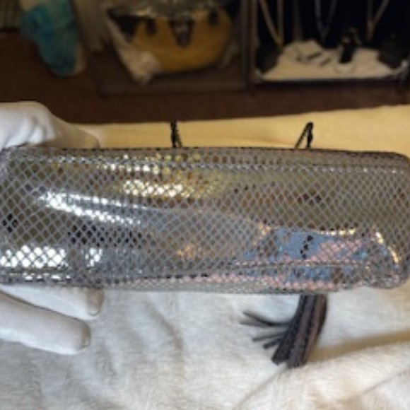 MICHAEL KORS NWOT SILVER METALLIC CLUTCH - Picture 6 of 9